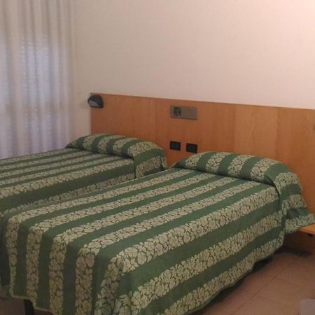 Hotel Aurora Киавенна Экстерьер фото