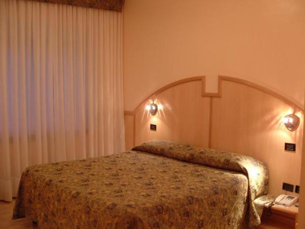 Hotel Aurora Киавенна Номер фото